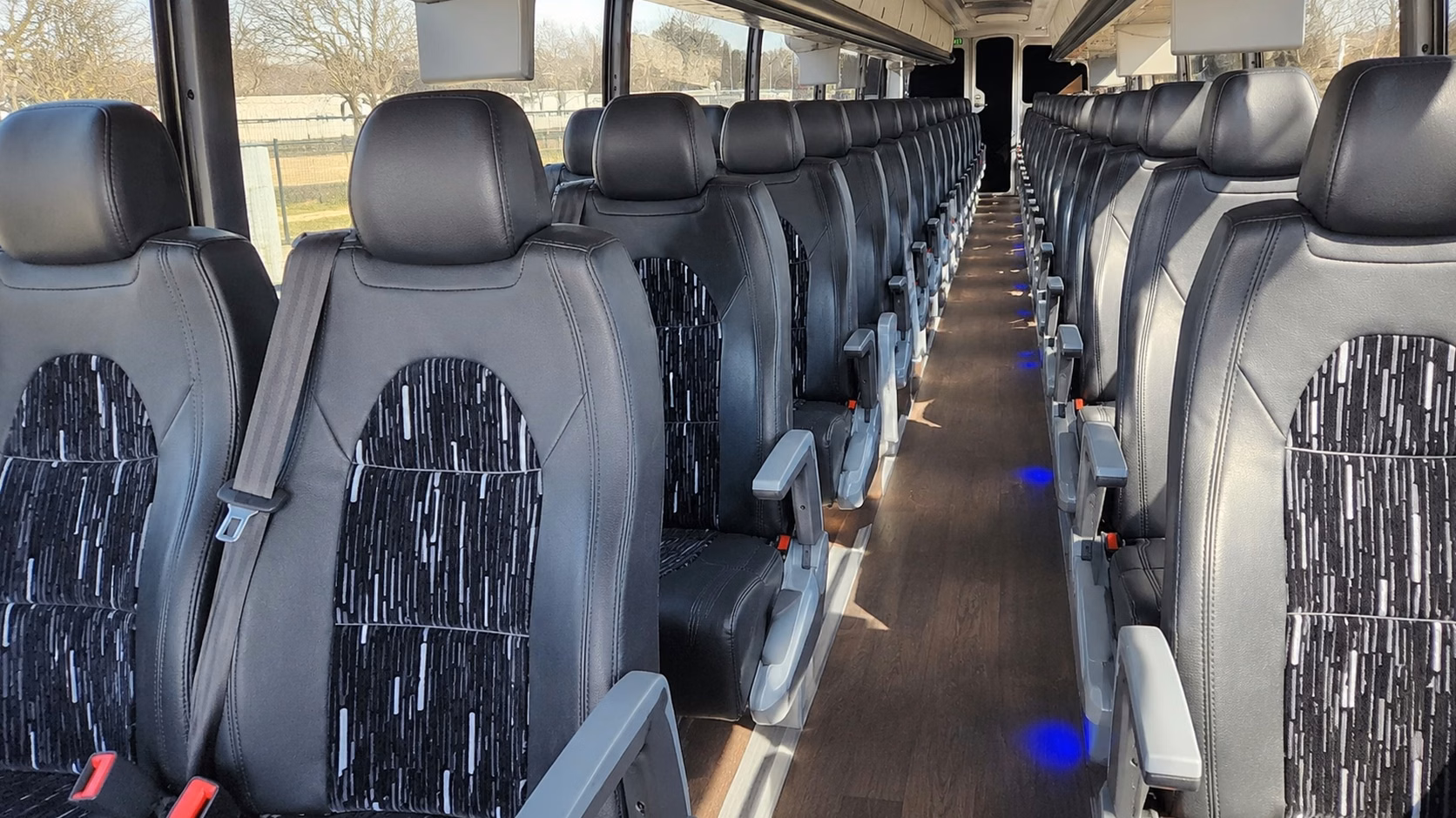 shuttle your guests between hotels and your lee s summit wedding venue without a hitch