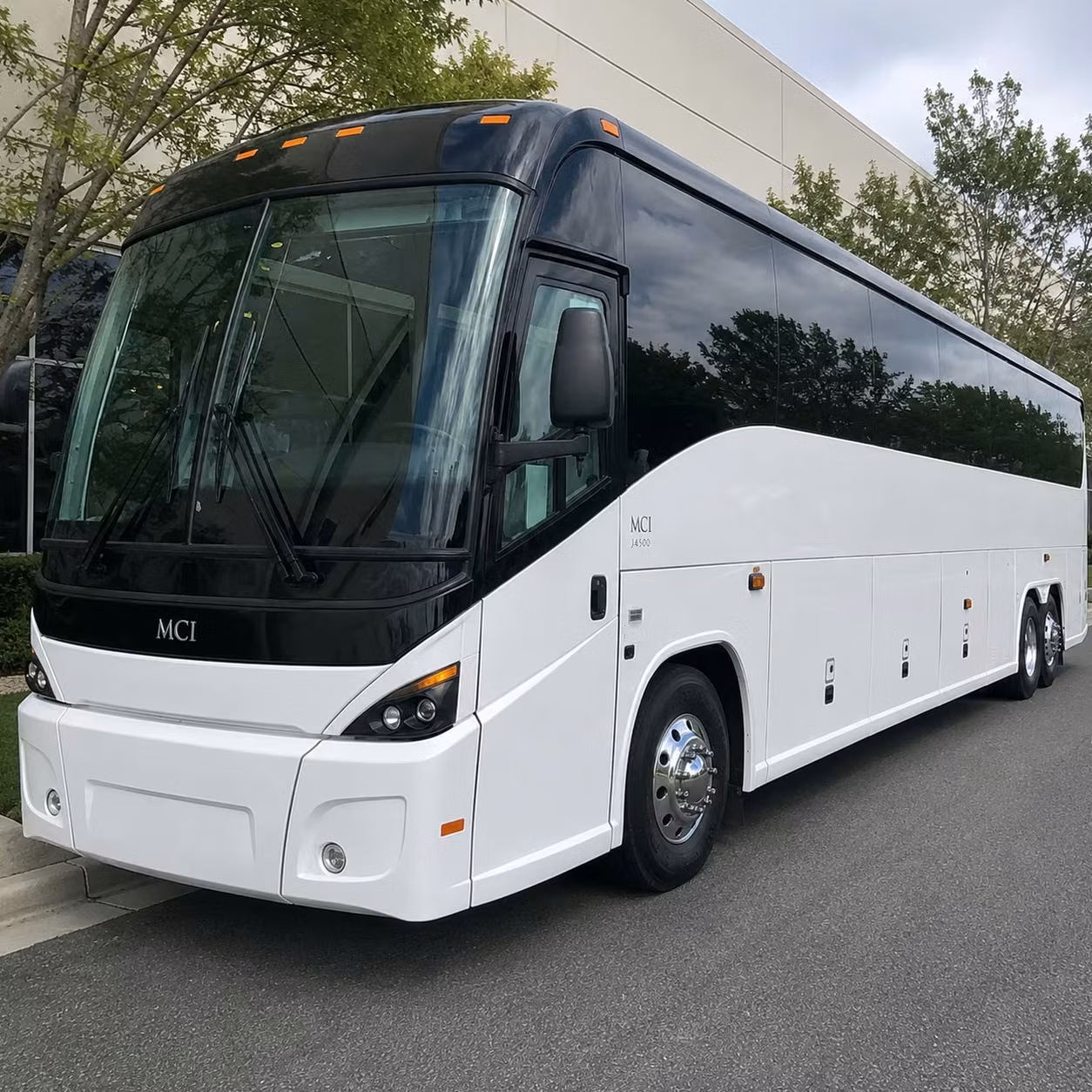 what makes charterbusrentalleessummitmo com the right choice for lee s summit airport shuttles